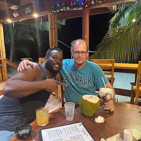Airport Inn Roatan Zewnętrze zdjęcie