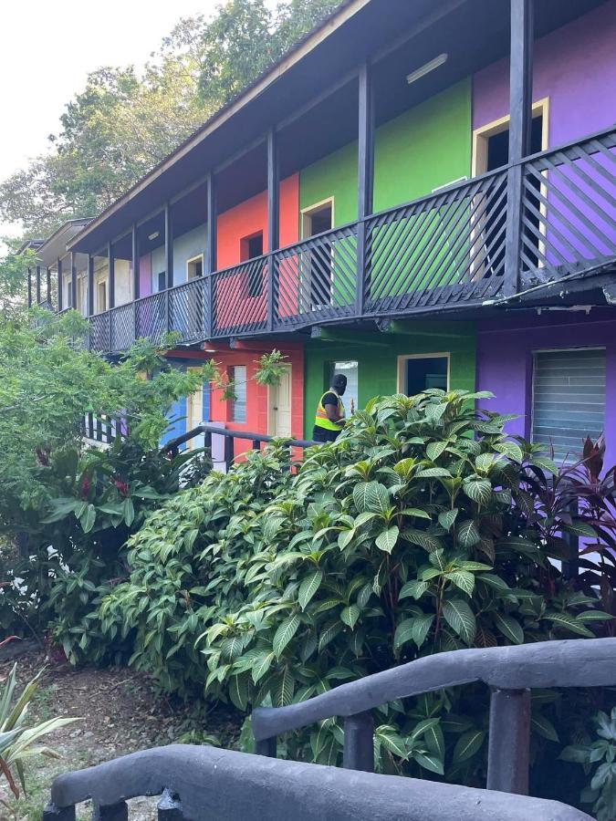 Airport Inn Roatan Zewnętrze zdjęcie
