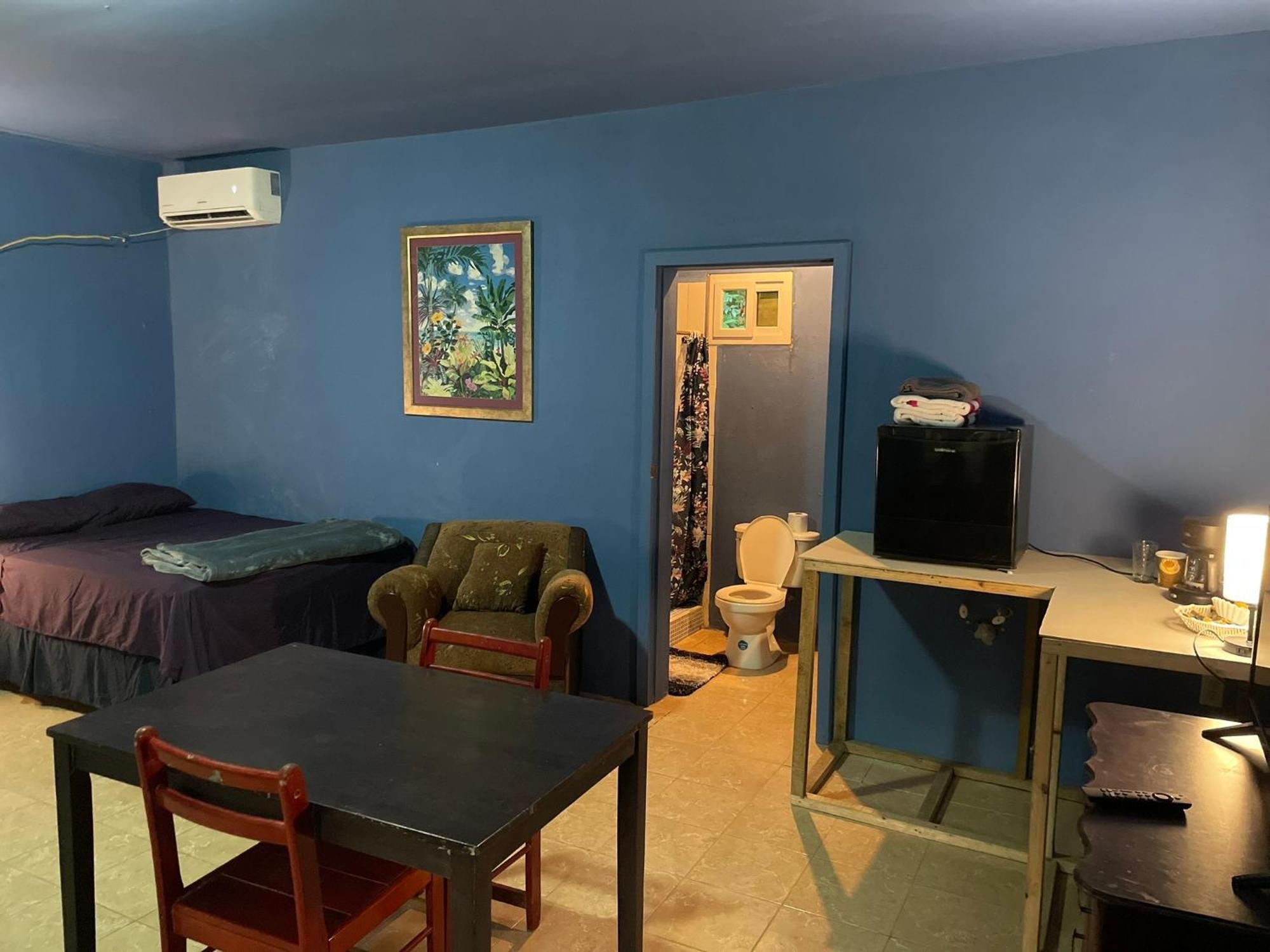 Airport Inn Roatan Zewnętrze zdjęcie