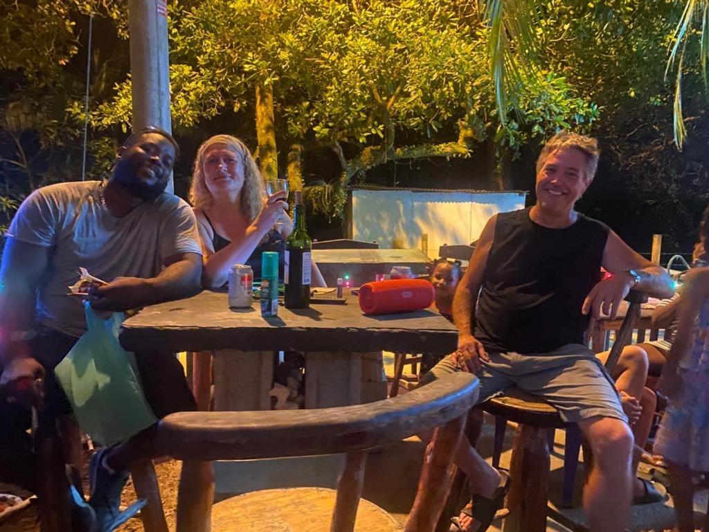 Airport Inn Roatan Zewnętrze zdjęcie