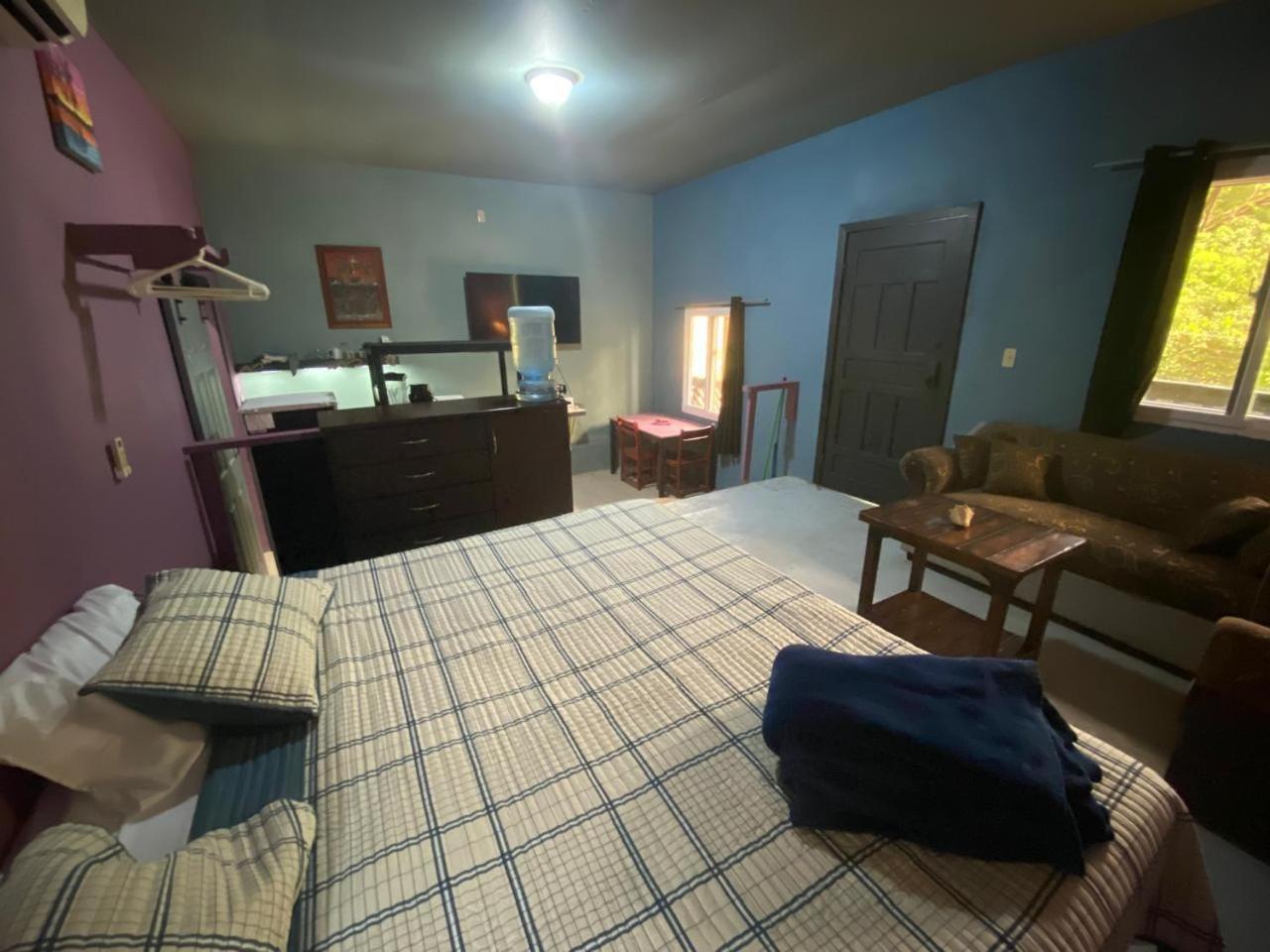 Airport Inn Roatan Zewnętrze zdjęcie
