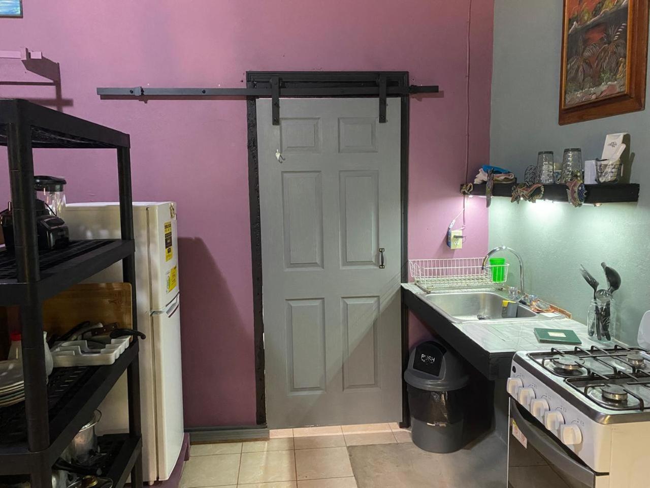 Airport Inn Roatan Zewnętrze zdjęcie